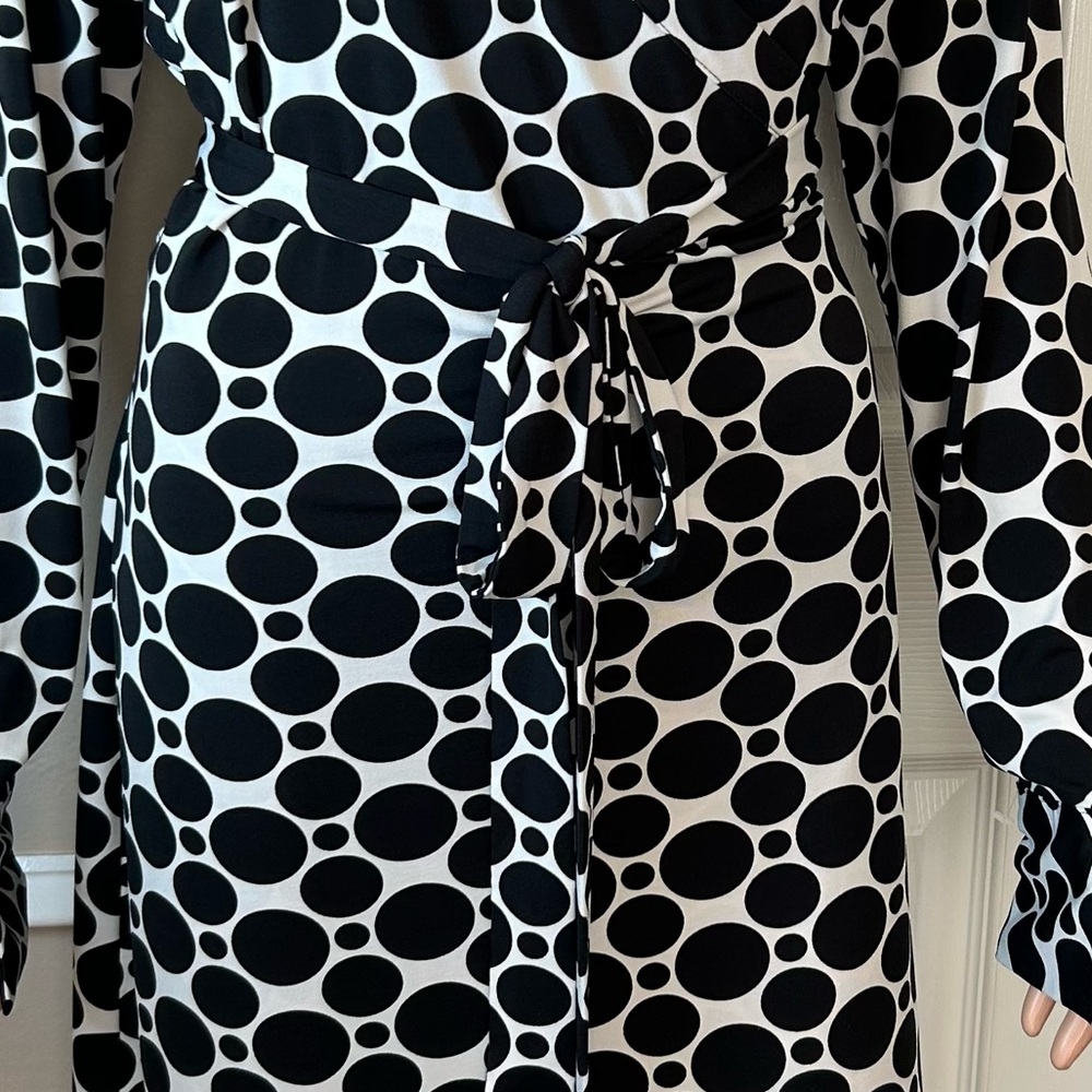 INC black and white geometric design dress. - Picture 4 of 5